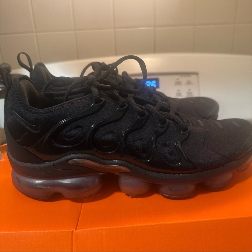 Nike Red Air VaporMax Plus and Nike Black Air VaporMax Plus Unisex